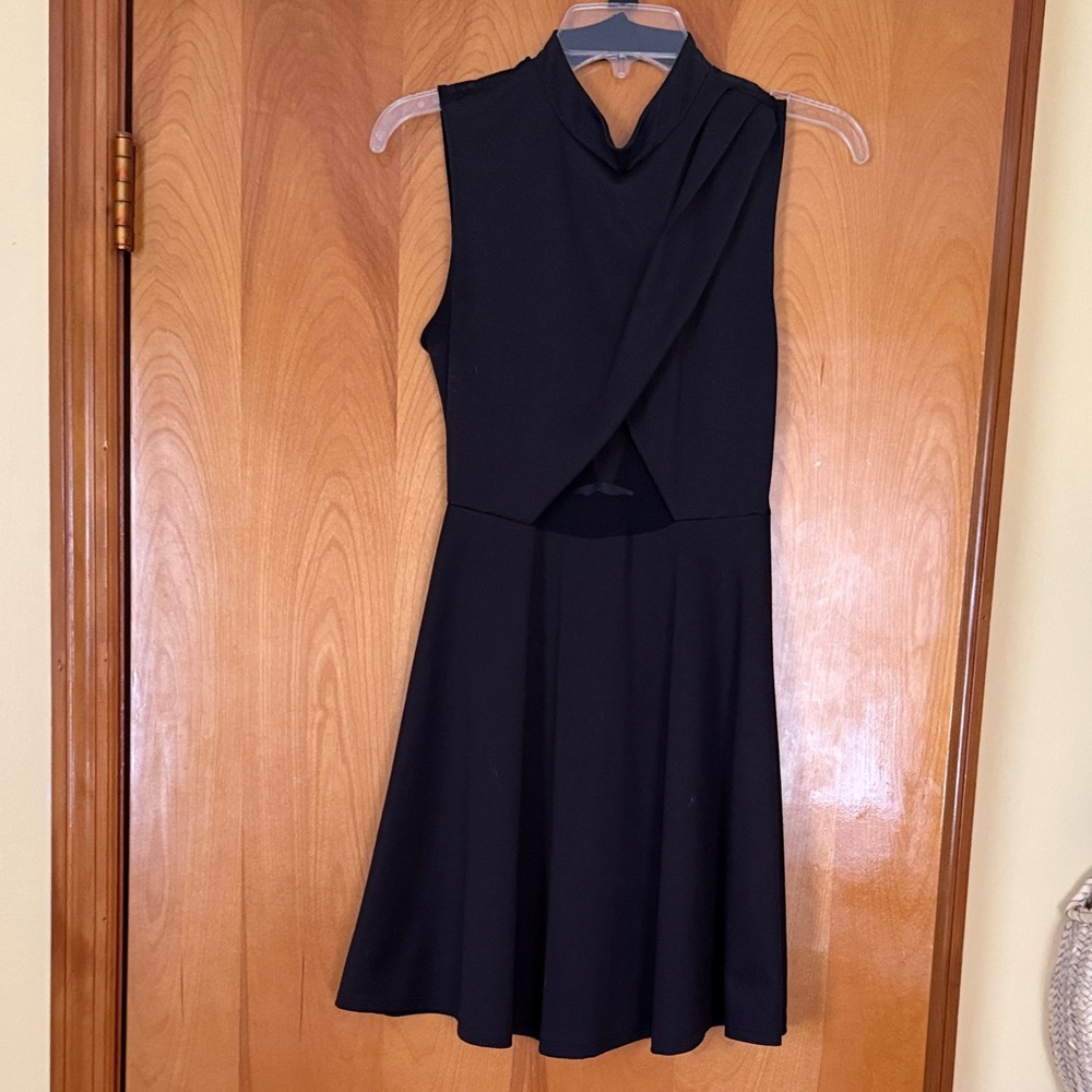 Elegant Black Sleeveless Dress